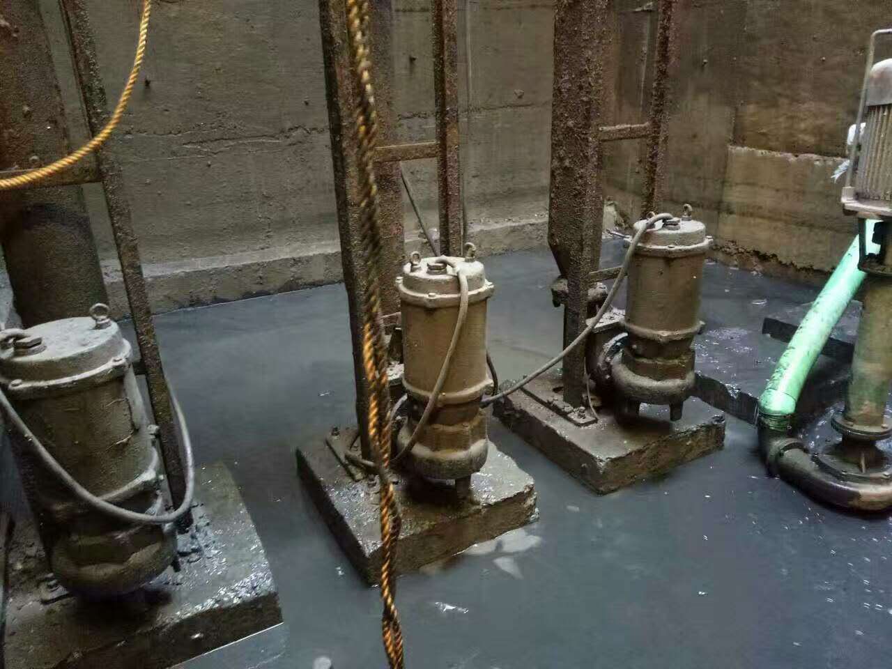 贞丰污水池清理